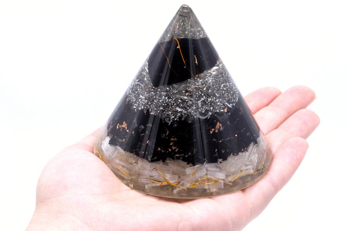 Cono di Orgonite - Selenite e Rame Toumalina Nera - 90 mm