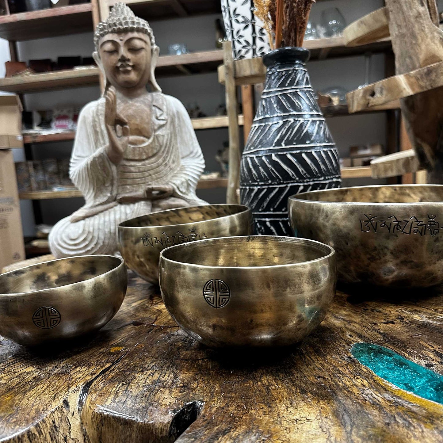 Mittlere nepalesische Mondschale – (ca. 750 g) – 15 cm